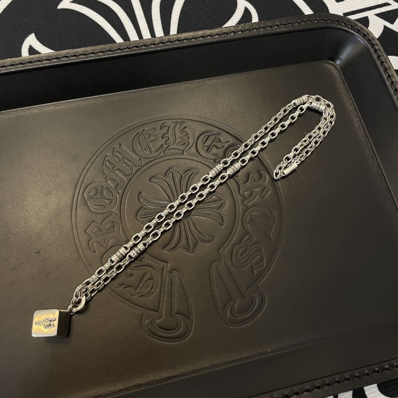 Ch**me He**ts necklaces